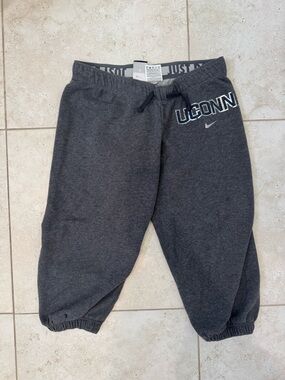 Nike UConn Dark Gray Capri Sweatpants